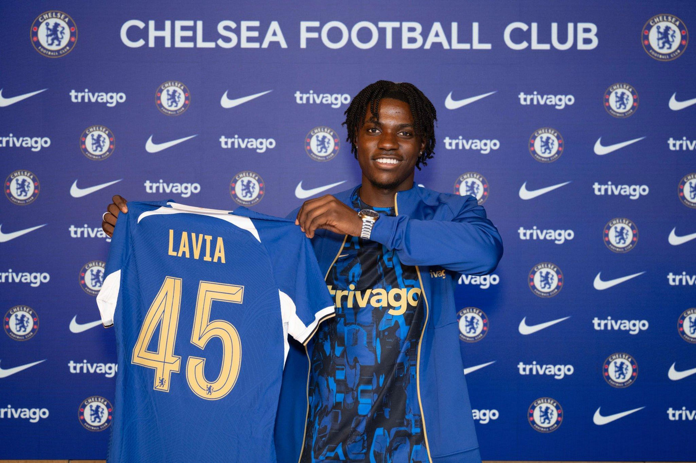 Romeo Lavia rạng rỡ ra mắt Chelsea