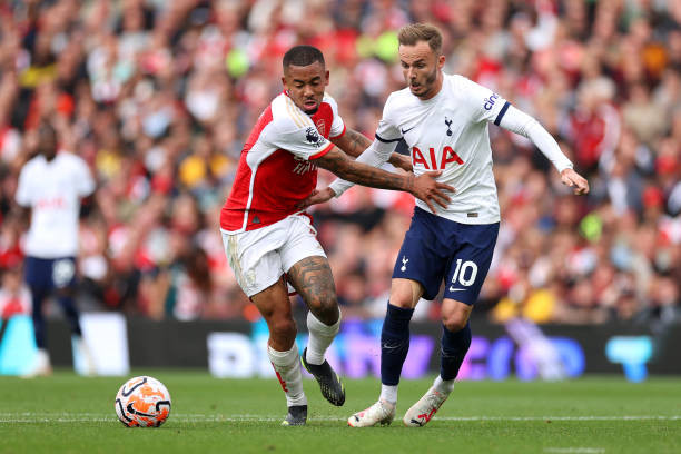 Arsenal và Tottenham bất phân thắng bại trong trận derby bắc London rực lửa ảnh 21