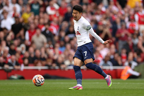 Arsenal và Tottenham bất phân thắng bại trong trận derby bắc London rực lửa ảnh 29