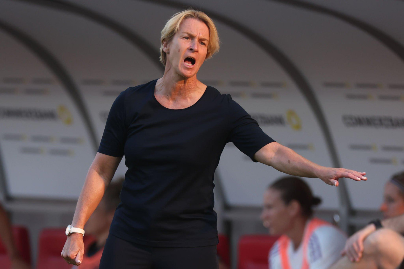 HLV Martina Voss-Tecklenburg không hài lòng với màn trình diễn của tuyển nữ Đức HLV Martina Voss-Tecklenburg không hài lòng với màn trình diễn của tuyển nữ Đức