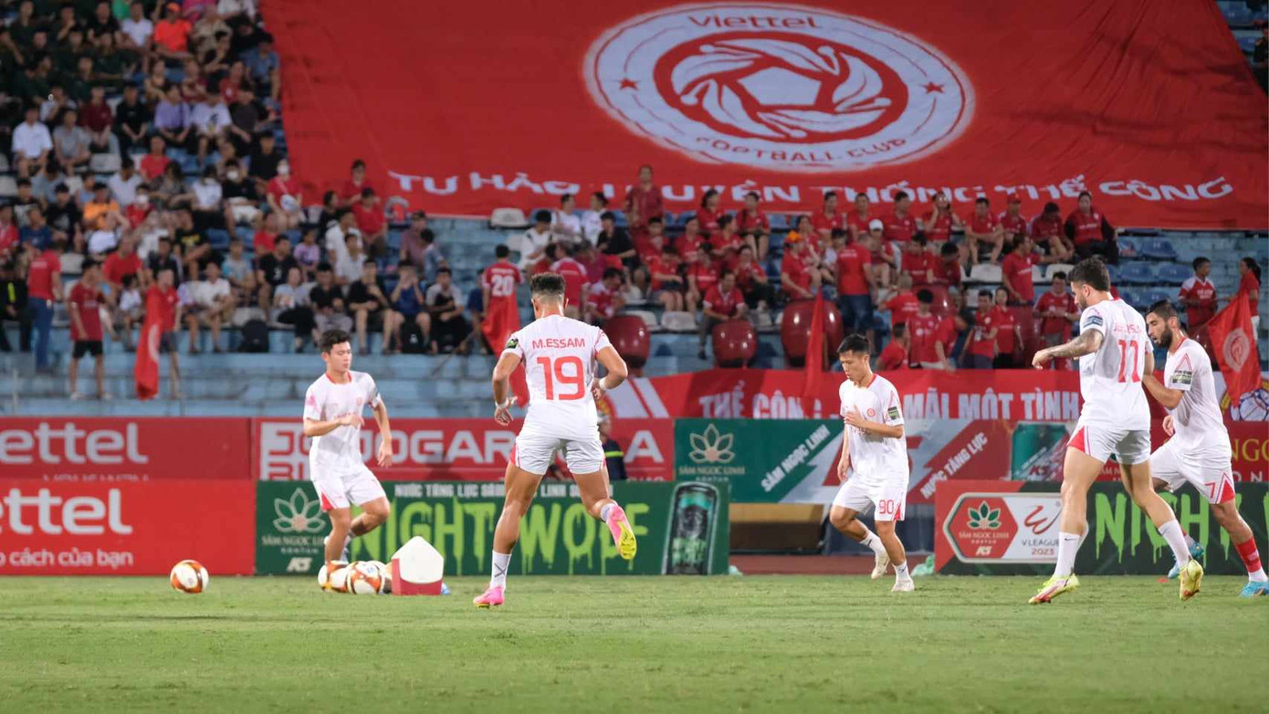 Đội chủ nhà cũng có động lực rõ ràng hơn. Ảnh: Mạnh Thắng Đội chủ nhà cũng có động lực rõ ràng hơn. Ảnh: Mạnh Thắng