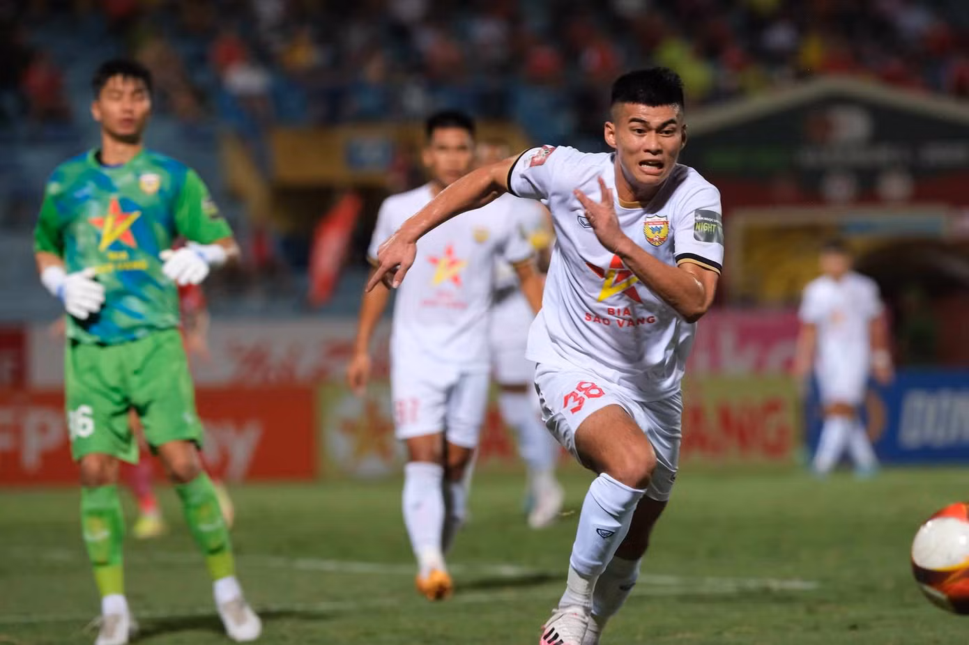 Hoàng Đức lập cú đúp trong chiến thắng 4-0 của Viettel trước Hà Tĩnh ảnh 14 Hoàng Đức lập cú đúp trong chiến thắng 4-0 của Viettel trước Hà Tĩnh ảnh 14