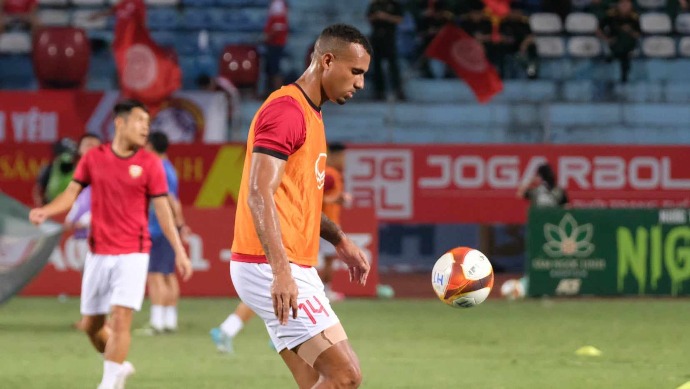 Tuy nhiên, Hà Tĩnh luôn thể hiện lối chơi khó chịu dưới thời HLV Thành Công. Ảnh: Mạnh Thắng Tuy nhiên, Hà Tĩnh luôn thể hiện lối chơi khó chịu dưới thời HLV Thành Công. Ảnh: Mạnh Thắng