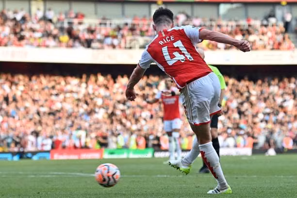 Arsenal đánh bại MU bằng 3 tuyệt phẩm ảnh 26 Arsenal đánh bại MU bằng 3 tuyệt phẩm ảnh 26