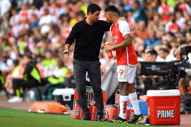 Arsenal đánh bại MU bằng 3 tuyệt phẩm ảnh 24 Arsenal đánh bại MU bằng 3 tuyệt phẩm ảnh 24