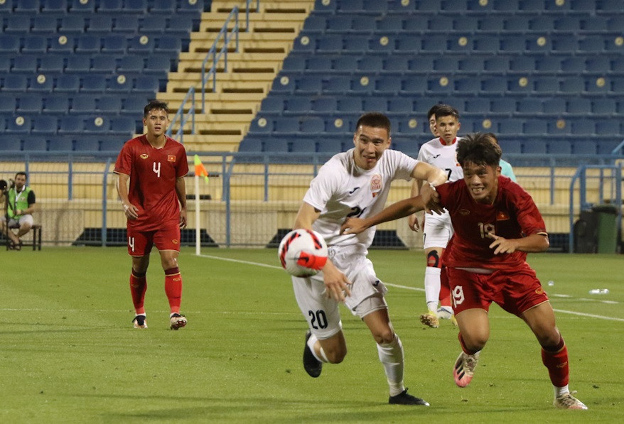 Quốc Việt vào sân cũng không giúp U23 Việt Nam khởi sắc. Ảnh: VFF Quốc Việt vào sân cũng không giúp U23 Việt Nam khởi sắc. Ảnh: VFF