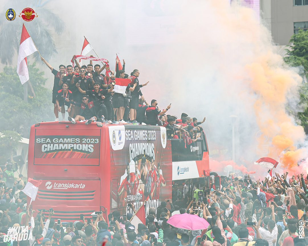 Màn ăn mừng cho thấy sự cuồng nhiệt của người hâm mộ bóng đá Indonesia