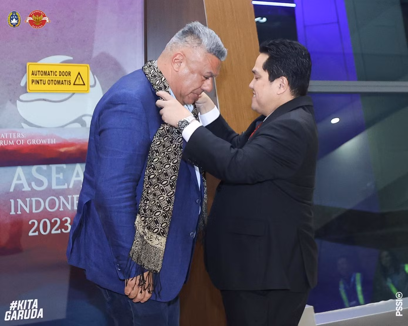 Chủ tịch PSSI, Thoir chào đón chủ tịch Liên đoàn bóng đá Argentina, Claudio Tapia
