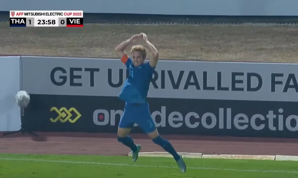 Theerathon đã có 6 kiến tạo ở AFF Cup 2022, nhưng đây mới là bàn thắng đầu tiên của anh Theerathon đã có 6 kiến tạo ở AFF Cup 2022, nhưng đây mới là bàn thắng đầu tiên của anh