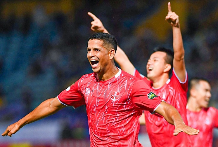 Lucao tỏa sáng trong màu áo Hải Phòng Lucao tỏa sáng trong màu áo Hải Phòng