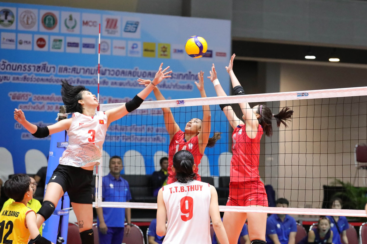 Tuyển bóng chuyền nữ Việt Nam đứng trước thời cơ lịch sử Tuyển bóng chuyền nữ Việt Nam đứng trước thời cơ lịch sử