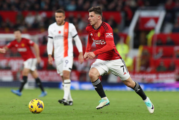 Mount chơi cực tệ sau khi vào sân