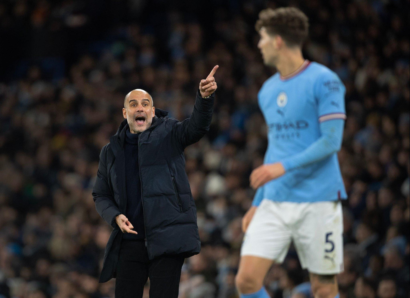 Pep Guardiola nổi cáu với các ngôi sao Man City Pep Guardiola nổi cáu với các ngôi sao Man City