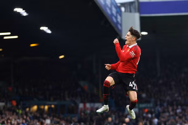 Thắng Leeds 2-0, MU bám sát Arsenal trên tốp đầu ảnh 21