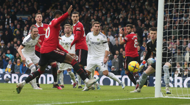 Thắng Leeds 2-0, MU bám sát Arsenal trên tốp đầu ảnh 14 Thắng Leeds 2-0, MU bám sát Arsenal trên tốp đầu ảnh 14