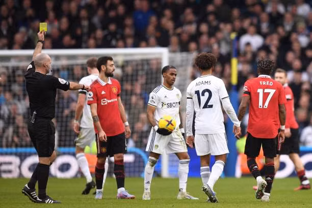 Thắng Leeds 2-0, MU bám sát Arsenal trên tốp đầu ảnh 10