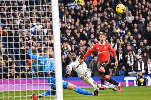 Thắng Leeds 2-0, MU bám sát Arsenal trên tốp đầu ảnh 18
