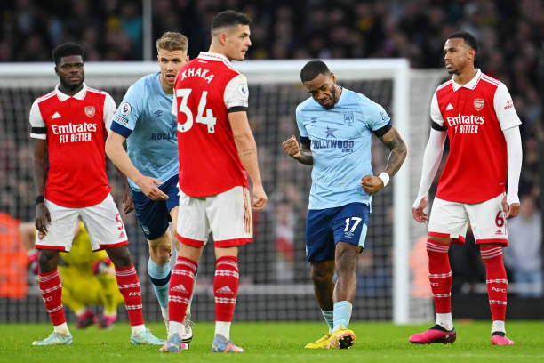 Bị Brentford chia điểm trên sân nhà, ngôi đầu của Arsenal bị đe dọa ảnh 13 Bị Brentford chia điểm trên sân nhà, ngôi đầu của Arsenal bị đe dọa ảnh 13