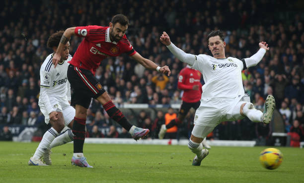 Thắng Leeds 2-0, MU bám sát Arsenal trên tốp đầu ảnh 13 Thắng Leeds 2-0, MU bám sát Arsenal trên tốp đầu ảnh 13