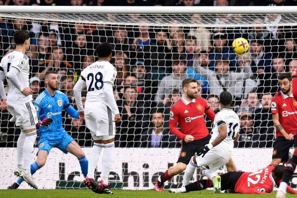 Thắng Leeds 2-0, MU bám sát Arsenal trên tốp đầu ảnh 5 Thắng Leeds 2-0, MU bám sát Arsenal trên tốp đầu ảnh 5