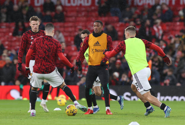 Hàng thủ ngủ mơ, MU nhận trái đắng ngay tại Old Trafford ảnh 9