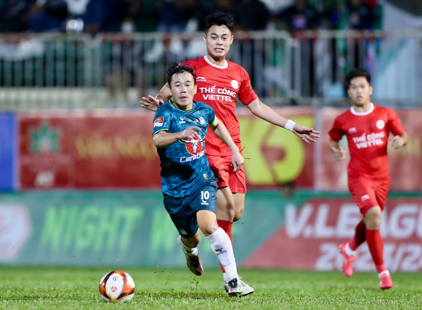 Minh Vương đang thi đấu đầy cố gắng. Ảnh: Duy Anh Minh Vương đang thi đấu đầy cố gắng. Ảnh: Duy Anh