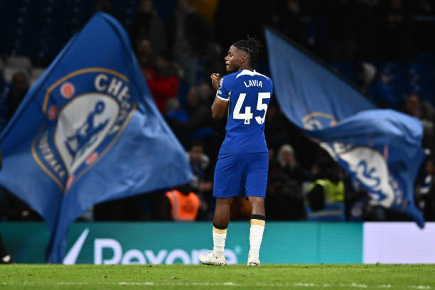 Lavia chấn thương ngay trong trận ra mắt Chelsea Lavia chấn thương ngay trong trận ra mắt Chelsea