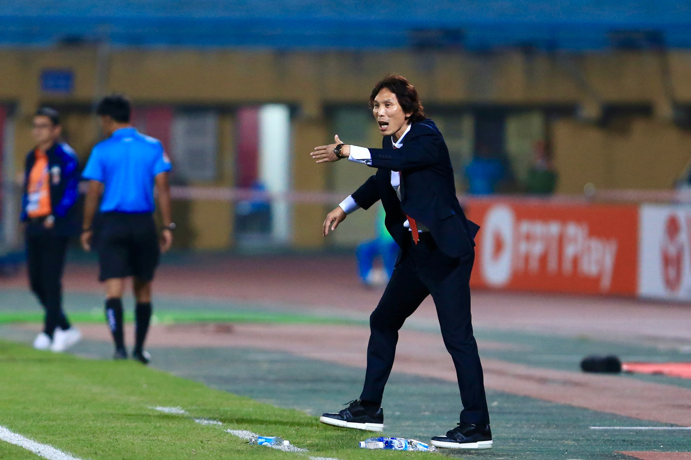 HLV Gong thắng trận ra mắt CAHN ở Cúp Quốc gia, nhưng chưa thể thắng ở V-League HLV Gong thắng trận ra mắt CAHN ở Cúp Quốc gia, nhưng chưa thể thắng ở V-League