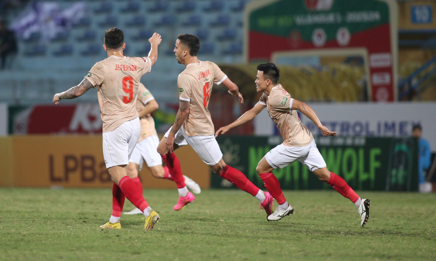 Night Wolf V.League 1-2023/24: CAHN nối mạch thắng, CLB Hà Nội kéo dài mạch thua ảnh 12 Night Wolf V.League 1-2023/24: CAHN nối mạch thắng, CLB Hà Nội kéo dài mạch thua ảnh 12