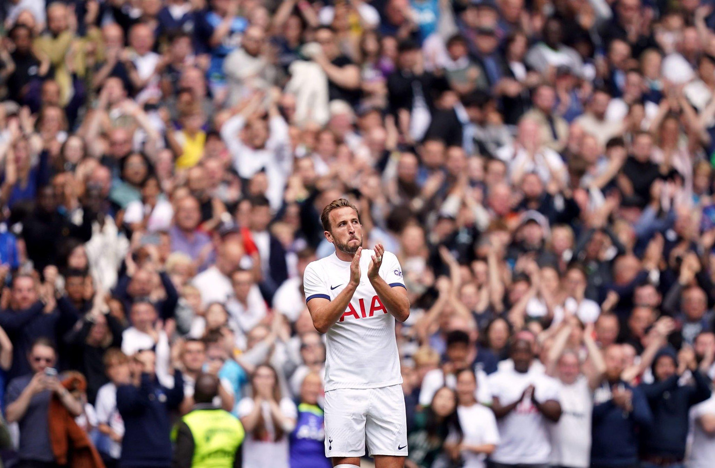 Tottenham bắt đầu cuộc sống không Harry Kane Tottenham bắt đầu cuộc sống không Harry Kane