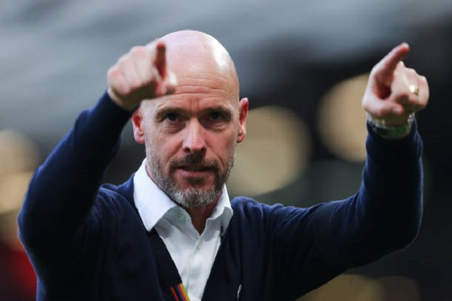 Ten Hag cần thay đổi trước khi quá muộn