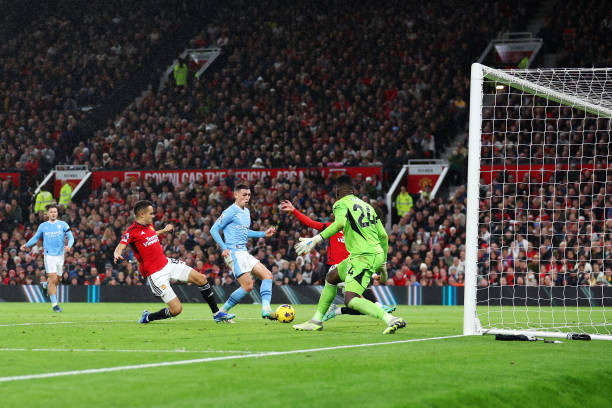 MU thảm bại trận derby ảnh 29