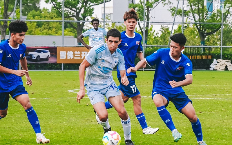 Các cầu thủ U16 PVF chứng tỏ tài năng trước các đối thủ hàng đầu