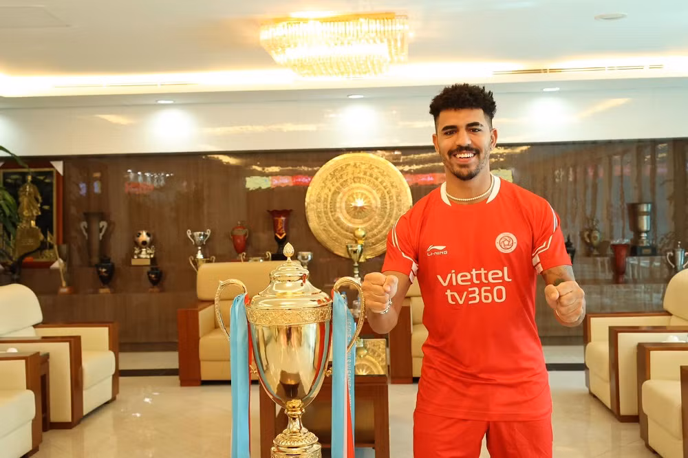 Essam từng là đồng đội của Salah Essam từng là đồng đội của Salah