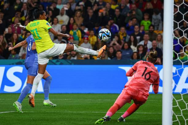 Tuyển nữ Pháp vượt lên đầu bảng sau khi đánh bại Brazil 2-1 ảnh 28