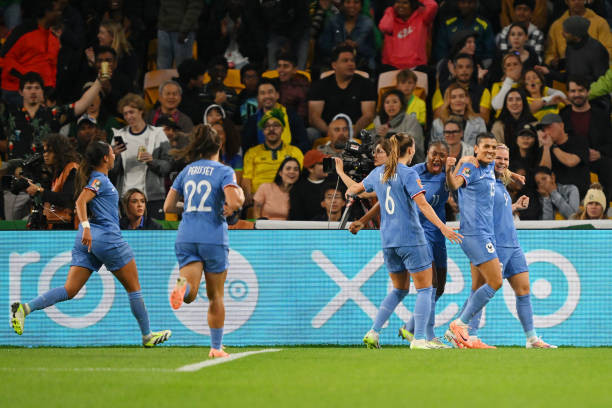 Tuyển nữ Pháp vượt lên đầu bảng sau khi đánh bại Brazil 2-1 ảnh 21