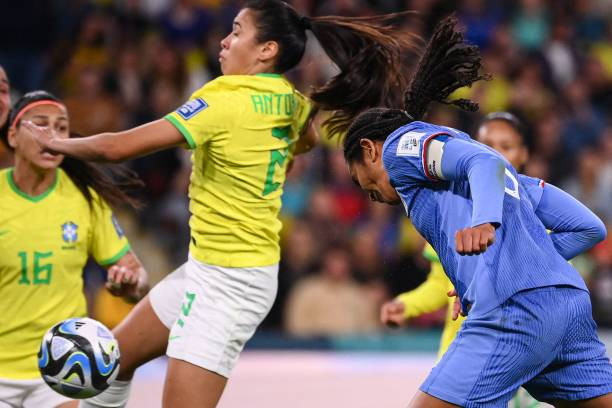 Tuyển nữ Pháp vượt lên đầu bảng sau khi đánh bại Brazil 2-1 ảnh 29