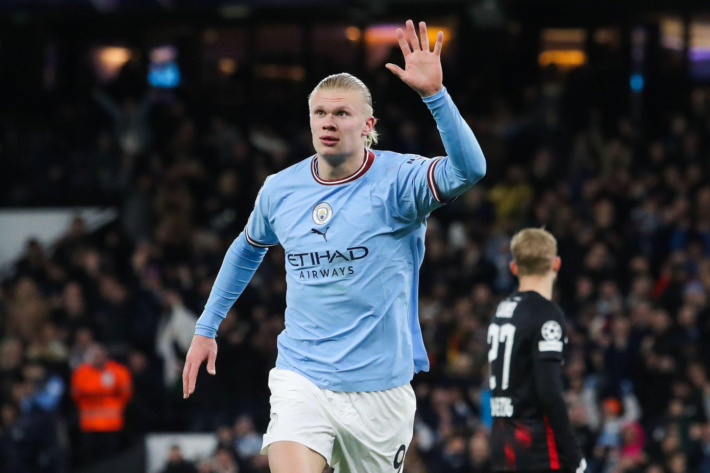 Haaland ăn mừng 5 bàn thắng vào lưới Leipzig Haaland ăn mừng 5 bàn thắng vào lưới Leipzig