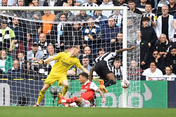 Thắng Newcastle 2-0, Arsenal rút ngắn khoảng cách với Man City ảnh 14 Thắng Newcastle 2-0, Arsenal rút ngắn khoảng cách với Man City ảnh 14