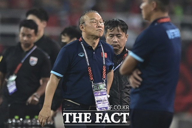 HLV Park Hang-seo thất vọng sau trận đấu. Ảnh: The Fact HLV Park Hang-seo thất vọng sau trận đấu. Ảnh: The Fact