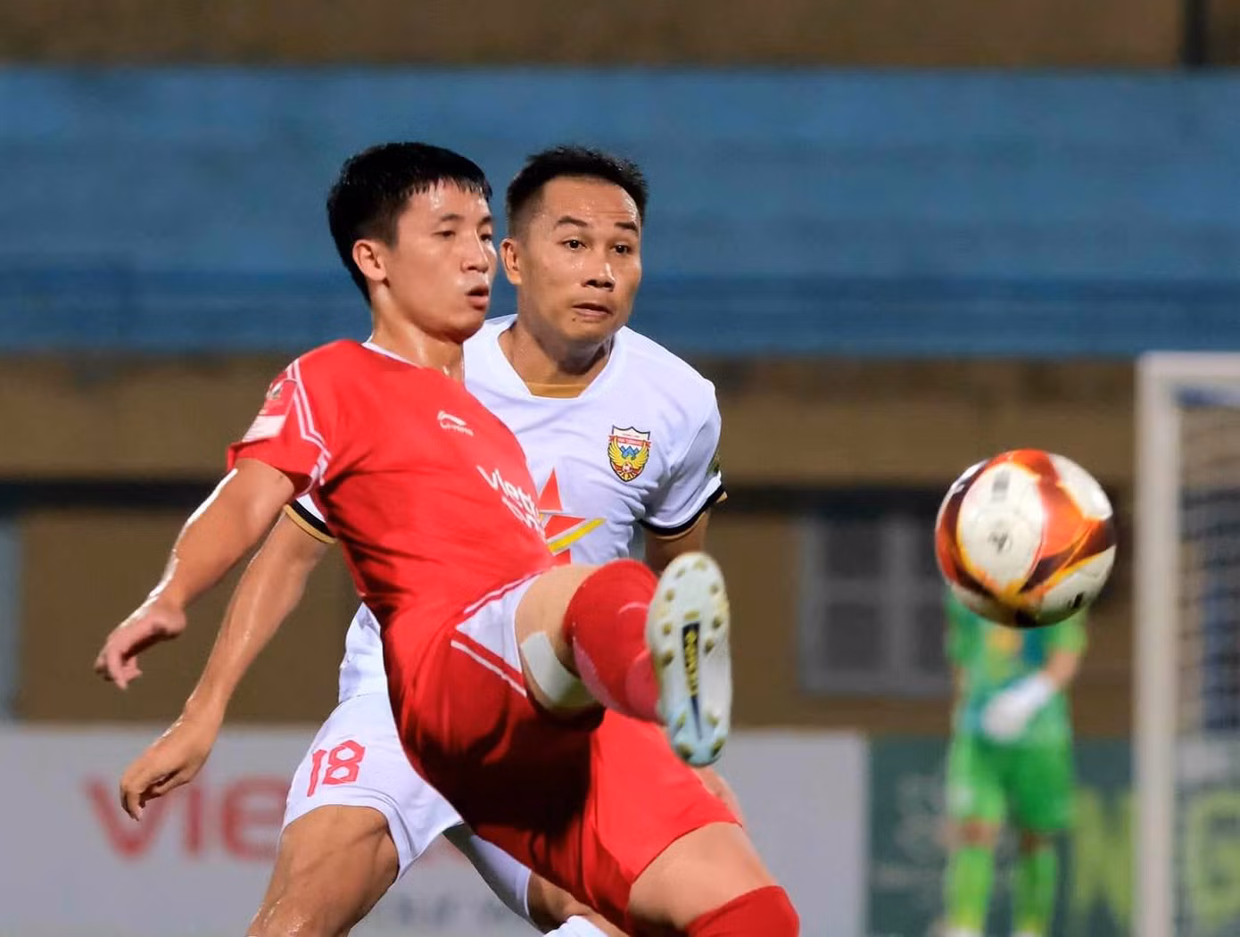 Hoàng Đức lập cú đúp trong chiến thắng 4-0 của Viettel trước Hà Tĩnh ảnh 25 Hoàng Đức lập cú đúp trong chiến thắng 4-0 của Viettel trước Hà Tĩnh ảnh 25