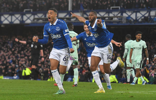 Hạ Chelsea 2-0, Everton thoát nhóm xuống hạng ảnh 21