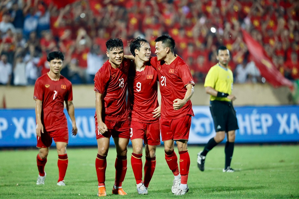 Các cầu thủ Việt Nam ăn mừng. Ảnh: Như Ý