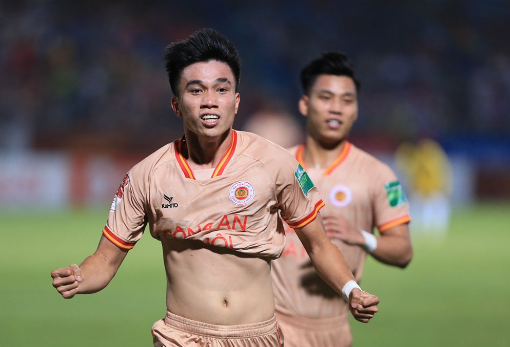 CAHN đang bay cao ở V-League 2023. Ảnh: VPF CAHN đang bay cao ở V-League 2023. Ảnh: VPF