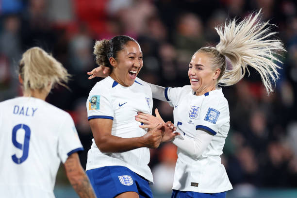 James ăn mừng hụt