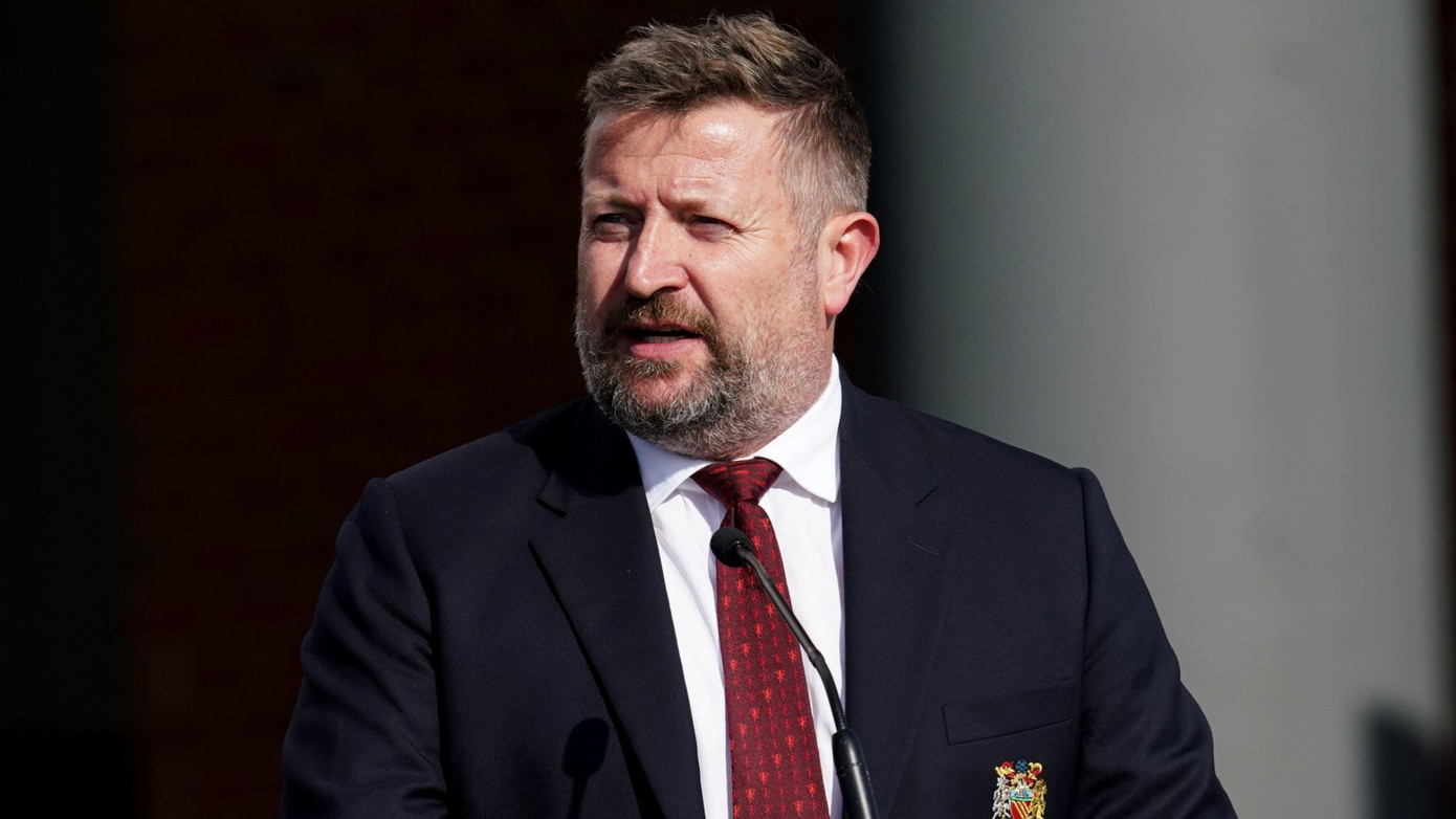 Richard Arnold sắp rời MU Richard Arnold sắp rời MU