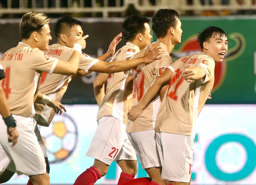 Việt Anh ghi bàn đầu tiên trong màu áo CLB mới. Ảnh: Dư Hải