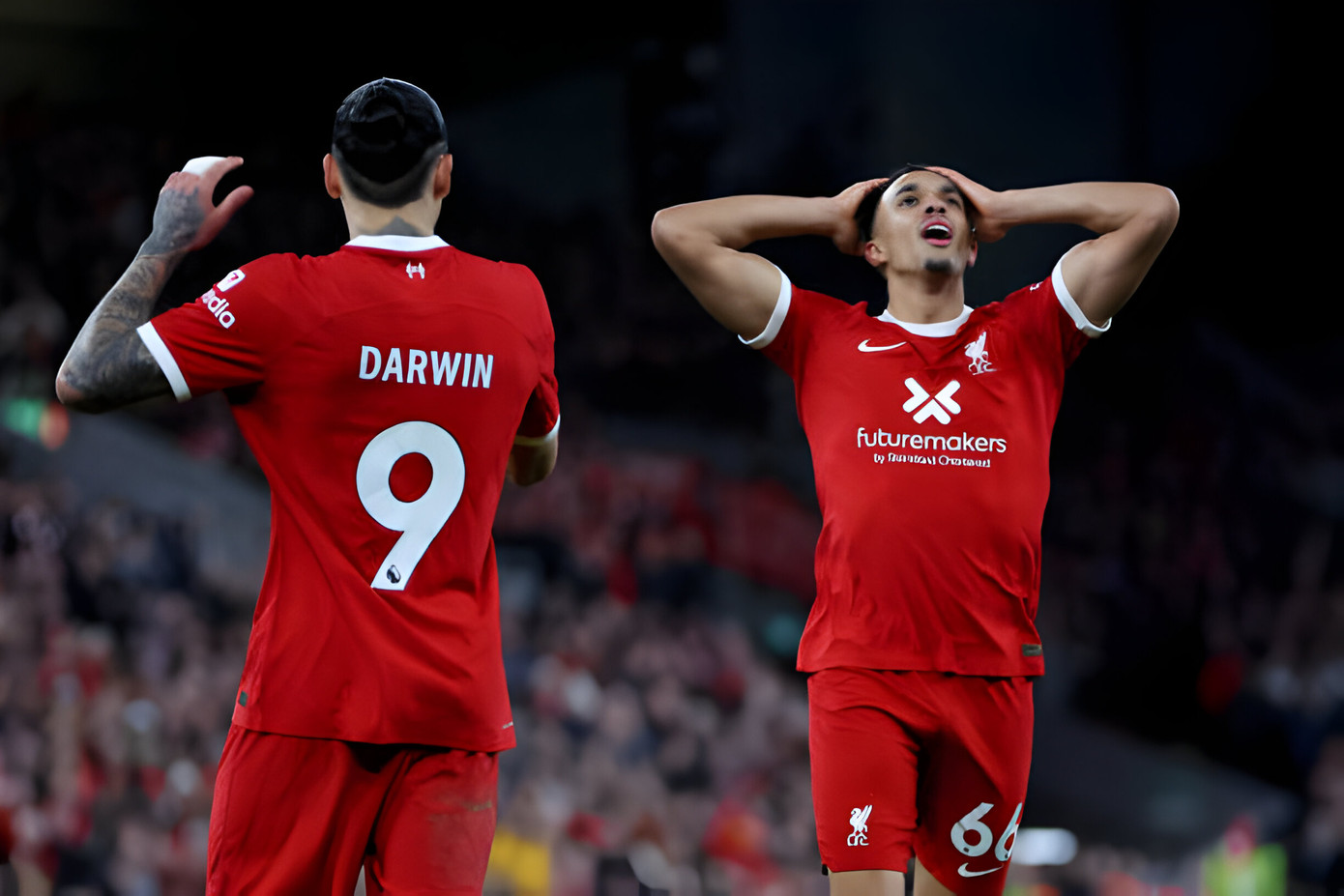 Các cầu thủ Liverpool tiếc nuối vì phung phí cơ hội Các cầu thủ Liverpool tiếc nuối vì phung phí cơ hội
