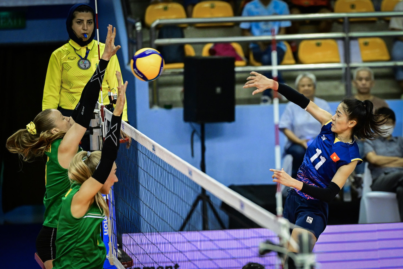 Tuyển bóng chuyền nữ Việt Nam tạo kỳ tích ở giải châu Á. Ảnh: AVC