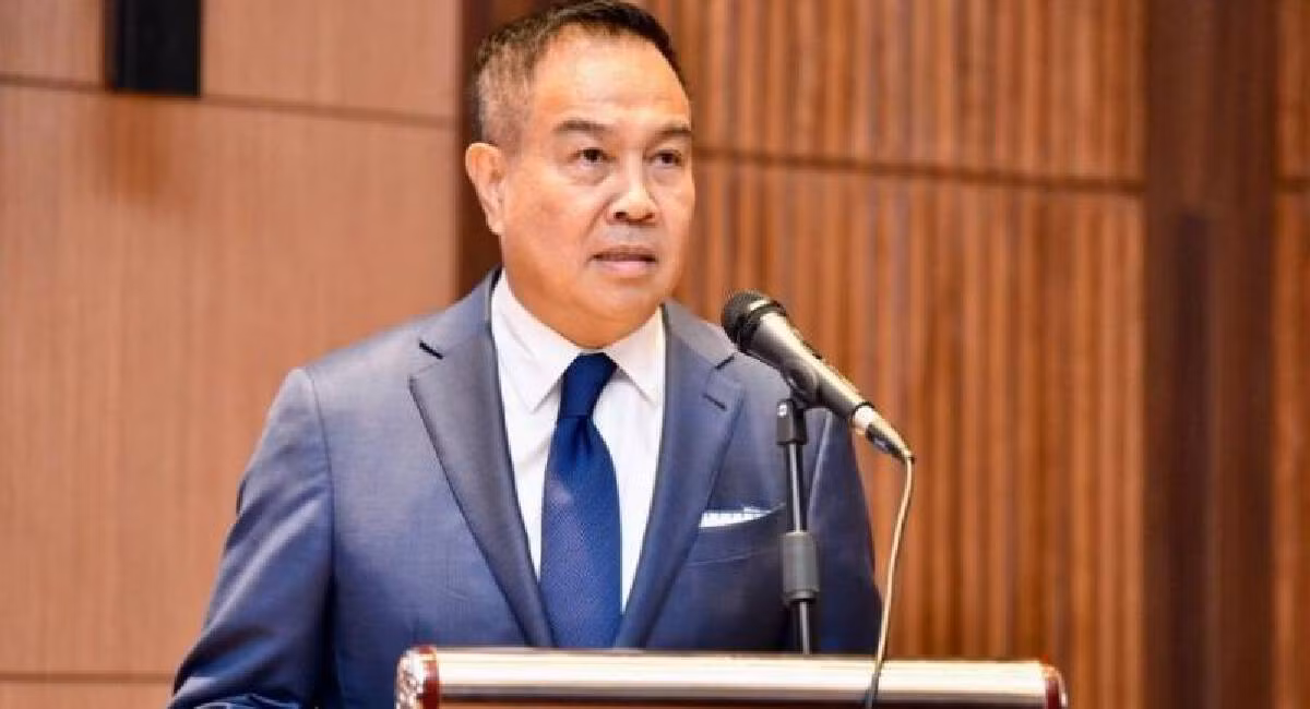 Ông Somyot Poompanmoung đối mặt với áp lực ngày càng lớn ở Thái Lan Ông Somyot Poompanmoung đối mặt với áp lực ngày càng lớn ở Thái Lan